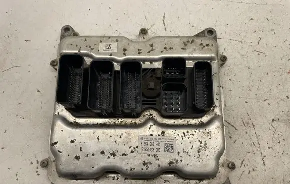 BMW 3 F30 F35 F31 Engine control unit/module 8664660 0261S15452 171051433
