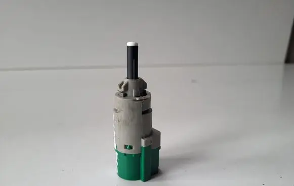 Opel Grandland X Brake pedal sensor switch 9818232480