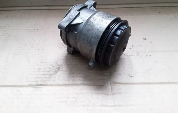 Volkswagen Touareg I Oil filter cover 07Z115466A