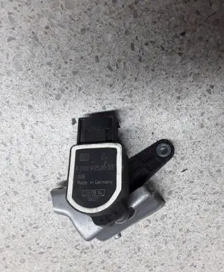 Mercedes-Benz SL R231 Air suspension front height level sensor A0009050003