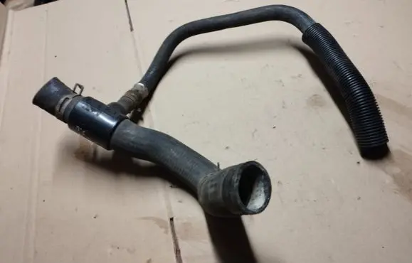 Ford Taurus Engine coolant pipe/hose