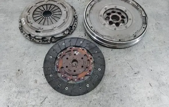 Volvo V50 Dual mass flywheel 