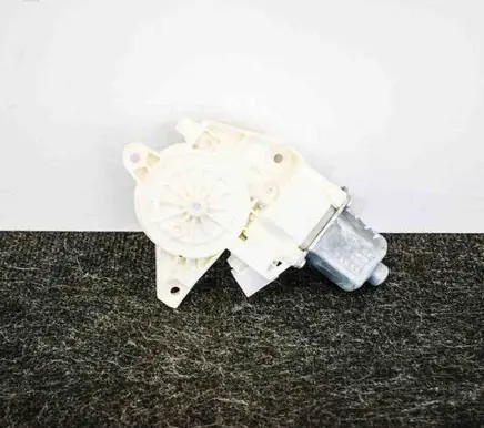 Mercedes-Benz GLA W156 Front door window regulator motor 0130822690 A2469065100