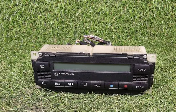 Volkswagen Golf IV Climate control unit 3B2907044B 5HB00761711