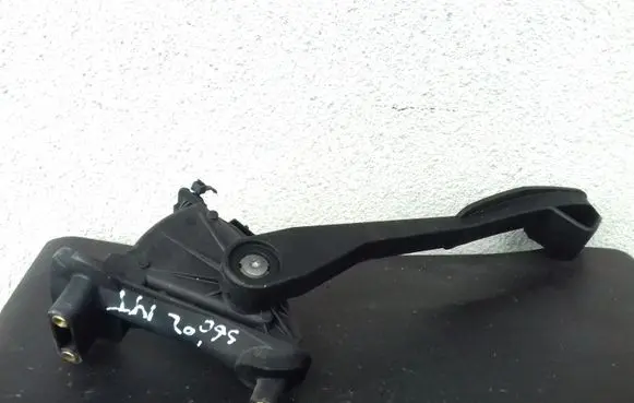 Volvo S60 Accelerator throttle pedal 6PV00853701 30636004