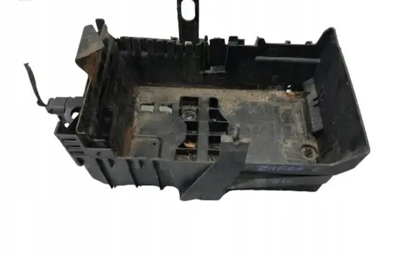 Opel Zafira C Battery box tray 13308434