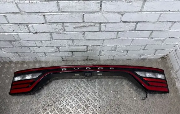 Tailgate rear/tail lights