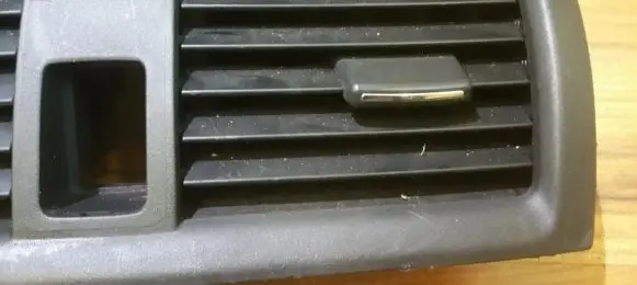 Honda Accord Dash center air vent grill