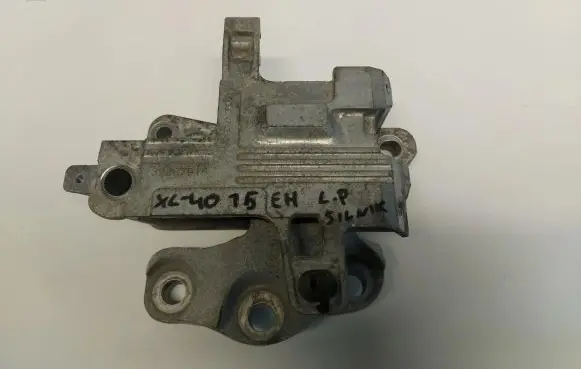 Volvo XC40 Engine mount vacuum valve 