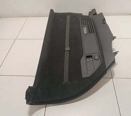 Volkswagen Touareg II Trunk/boot side trim panel 7P6867038