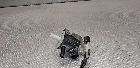 Toyota Corolla E160 E170 Valve vacuum 90910TC001 1362007010