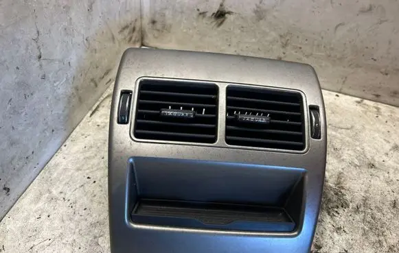 Jaguar XF Rear air vent grill 8X235467446