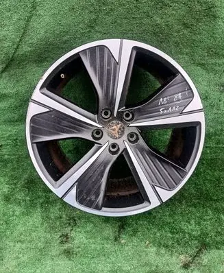 Cupra Formentor R18 alloy rim 