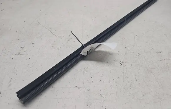 Volvo V70 Front door glass trim molding 