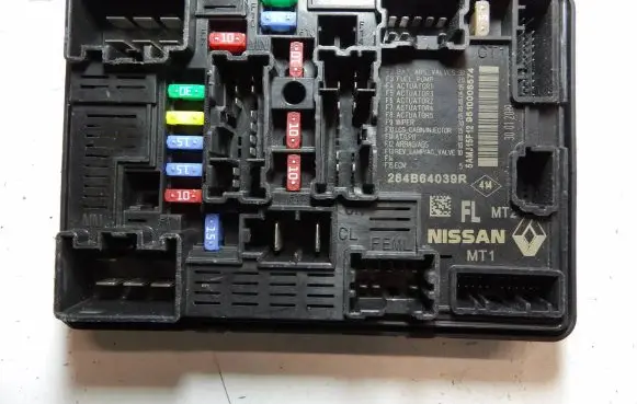 Renault Captur BSM Control unit 284B64039R