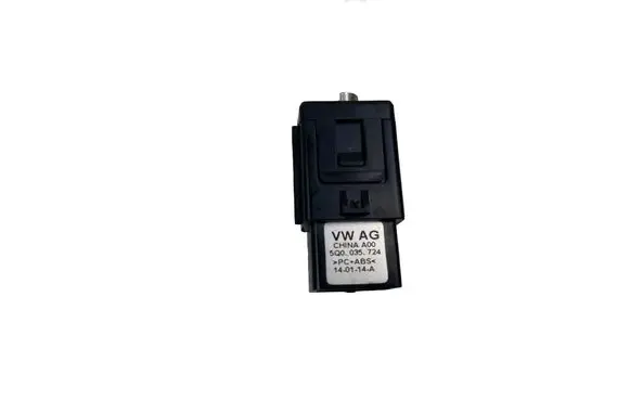 Skoda Octavia Mk3 (5E) AUX in-socket connector 5Q0035724