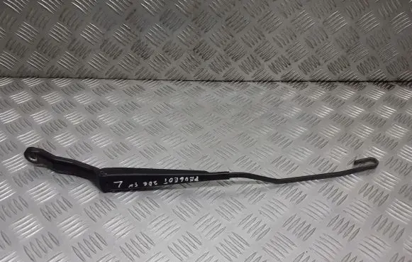 Peugeot 206 Front wiper blade arm