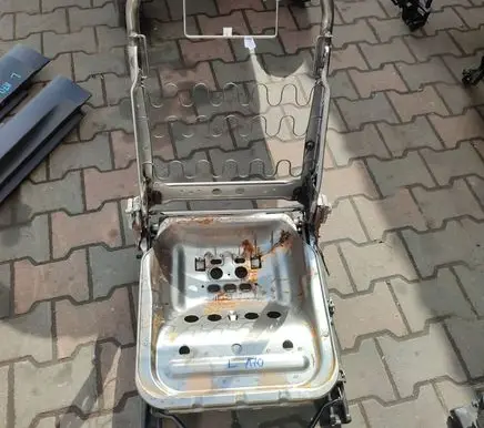 Suzuki Vitara (LY) Driver seat console base 8063948