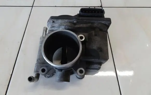Mazda 5 Throttle body valve 