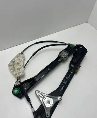 Volkswagen PASSAT B6 Front door manual window regulator 