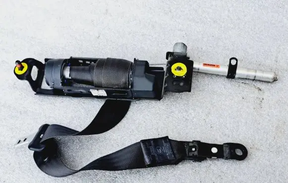 Volvo V50 Front seatbelt 6012243 0604250115 8590CJ2B