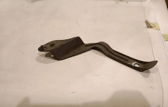 Mercedes-Benz E W211 Front bumper mounting bracket A2218851114 DN014845