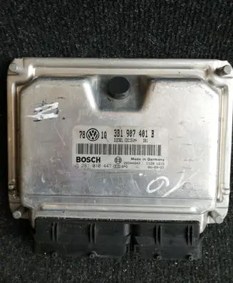 Volkswagen PASSAT B7 Engine control unit/module 3B1907401B
