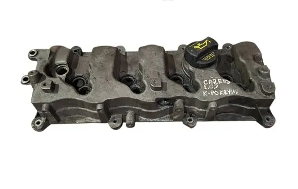 KIA Carens II Rocker cam cover