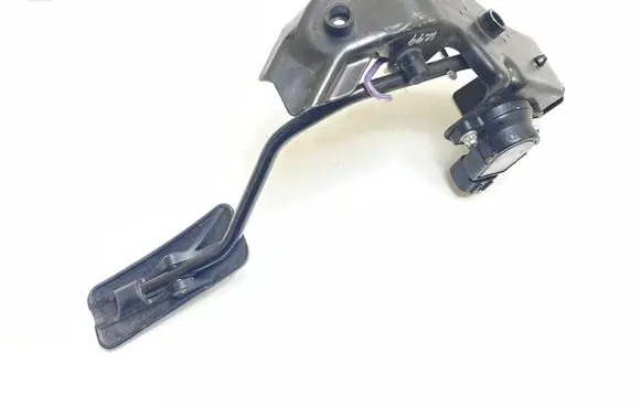 Toyota Avensis T250 Accelerator throttle pedal 7811135030