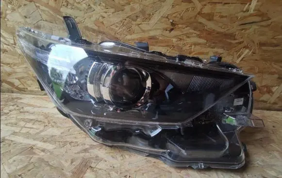 Toyota Auris E180 Headlight/headlamp