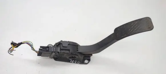 Ford Transit Courier Accelerator throttle pedal 8V219F836AC