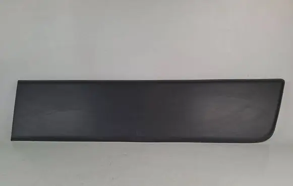 Rear fender molding trim