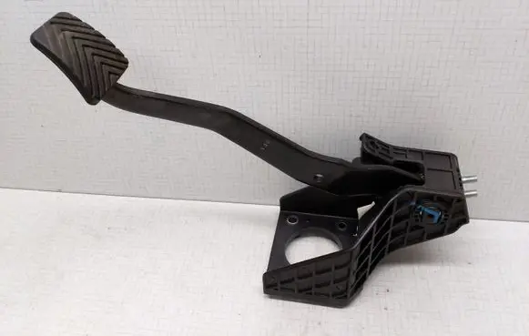 KIA Ceed Brake pedal 328001H100
