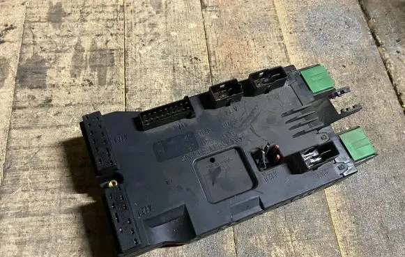 Mercedes-Benz Vito Viano W638 SAM control unit a0005400650 0005400650