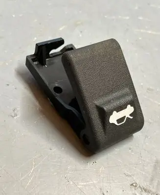 Engine bonnet (hood) release handle