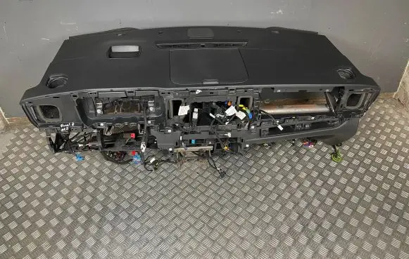 Peugeot Traveller Dashboard