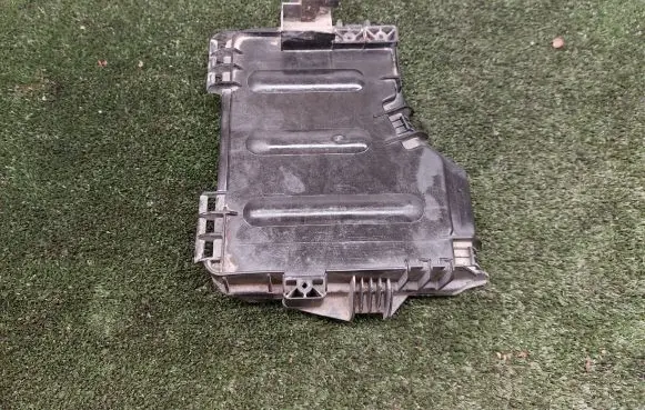 Audi A8 S8 D3 4E Fuse box cover 4E1937128A