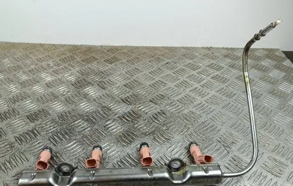 Toyota Yaris Fuel main line pipe