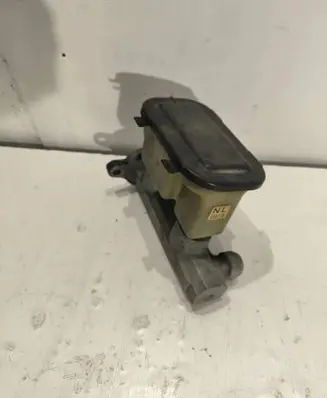 Chevrolet Suburban Master brake cylinder 18012985