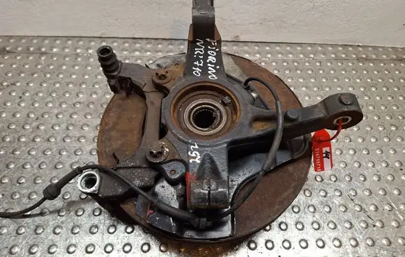 Front wheel hub spindle knuckle