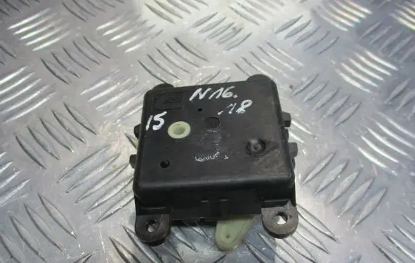 Nissan Almera N16 Central body control module 3G23030820