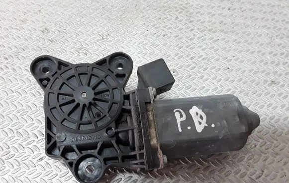 Mercedes-Benz S W220 Front door window regulator motor