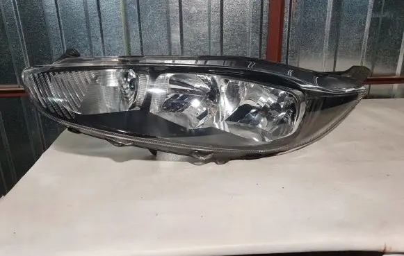 Ford Fiesta Headlight/headlamp