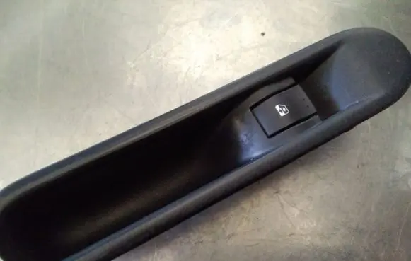 Renault Espace - Grand espace IV Electric window control switch 28082 31144M