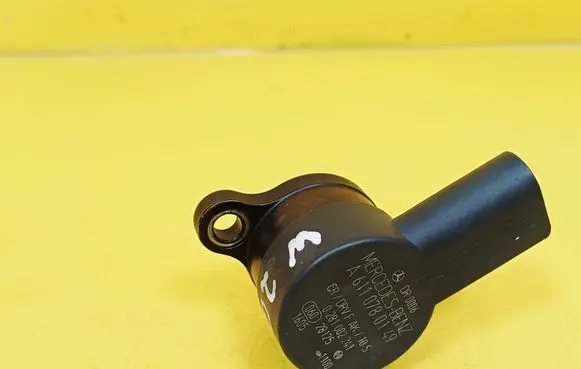 Mercedes-Benz C W203 Fuel pressure sensor A6110780149