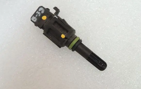 BMW 7 E38 Intake air temperature sensor 13621739510 1739510