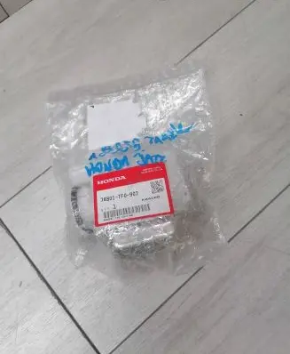 Honda Jazz Tailgate window lock/catch/latch 74801-TF0-902