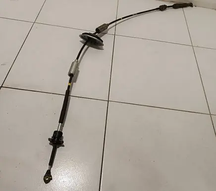 KIA Sorento Gear shift cable linkage D007