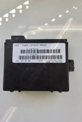 Chrysler Town u0026 Country V Tailgate/trunk control unit/module P68079913AB