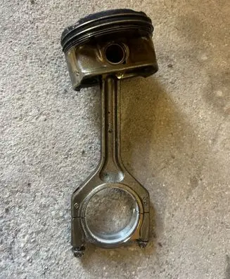 BMW 3 E90 E91 Piston with connecting rod